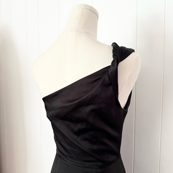 Elliatt Biarritz Maxi Gown in Black - Picture 10 of 12